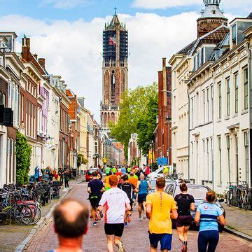 eindtijd halve marathon berekenen|Hardlooptempocalculator